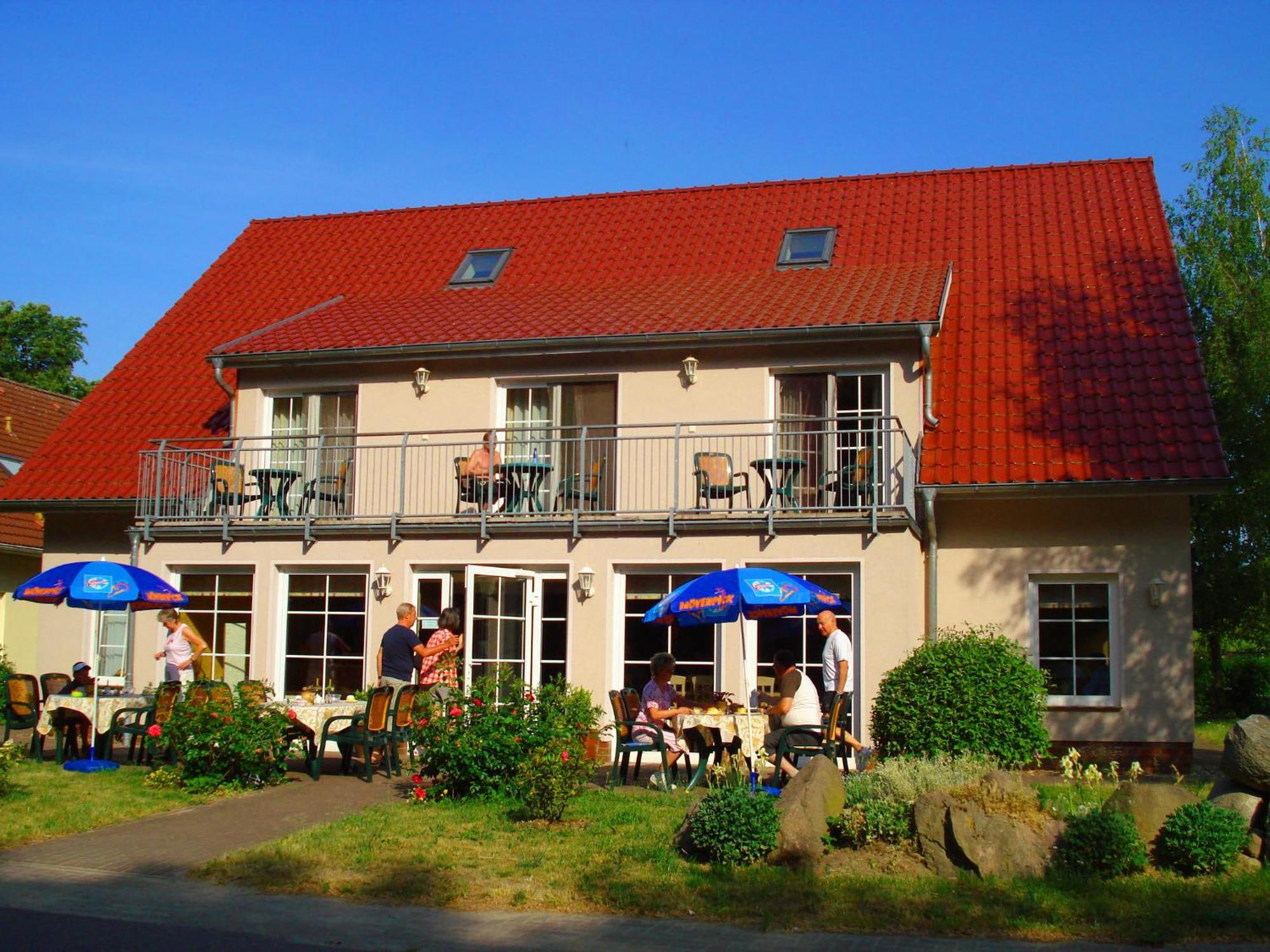 Hotel Mueritz-Park Boek Extérieur photo